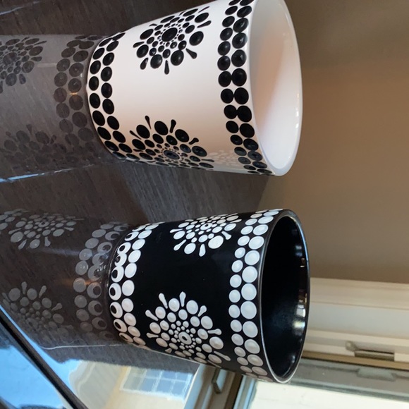 Ceramic pots - Picture 2 of 2